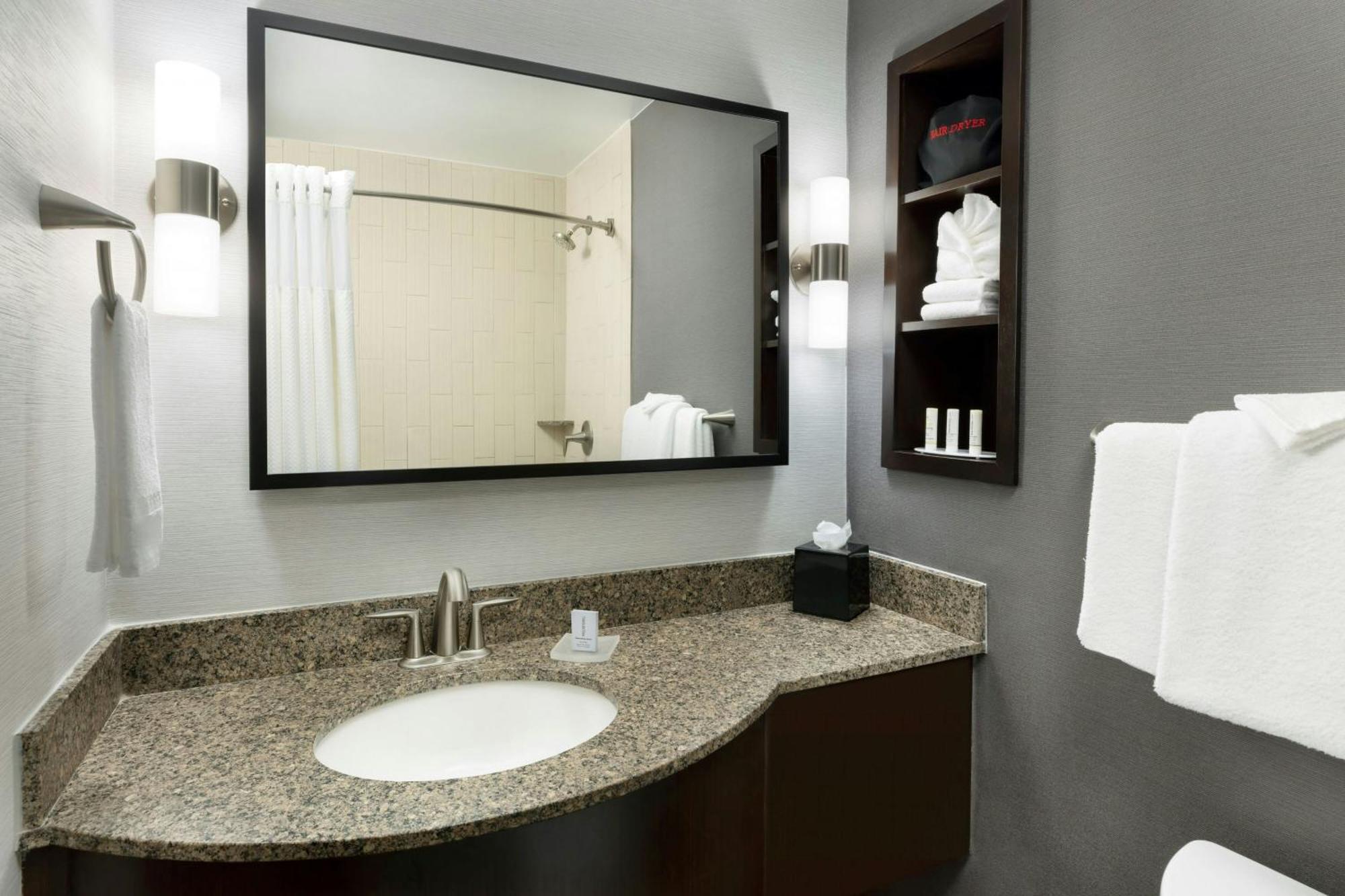 Courtyard By Marriott Los Angeles Woodland Hills Exterior foto